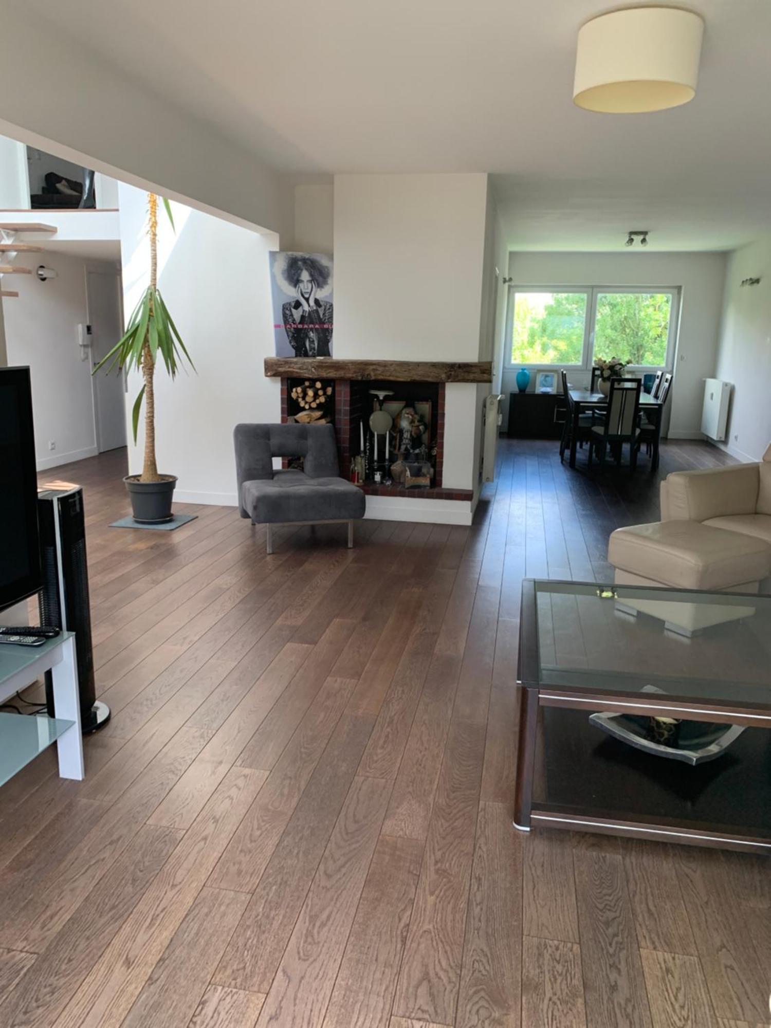 Chambres A Loyers Dans Un Penthause 부르그-라-레인느 외부 사진