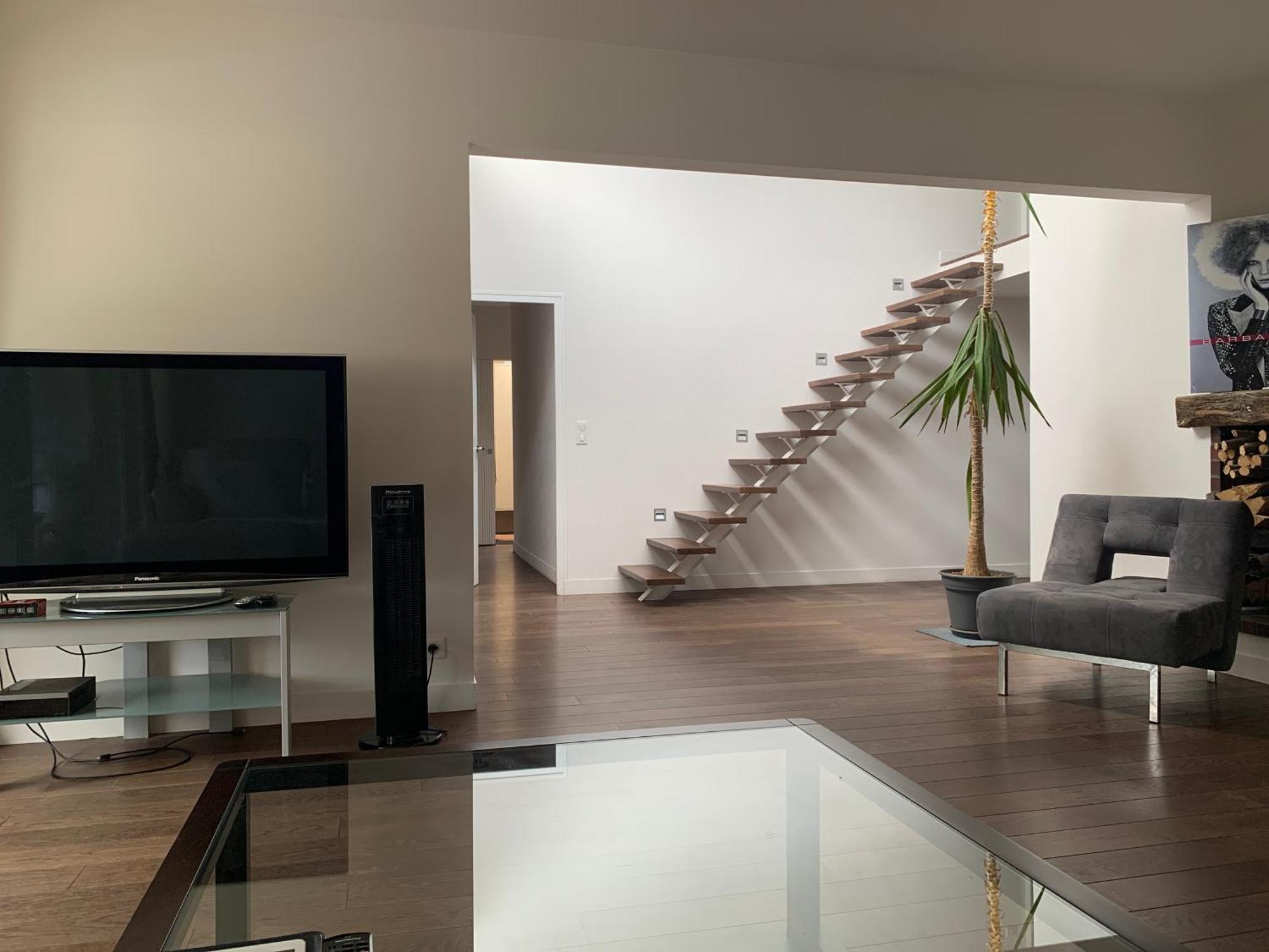 Chambres A Loyers Dans Un Penthause 부르그-라-레인느 외부 사진